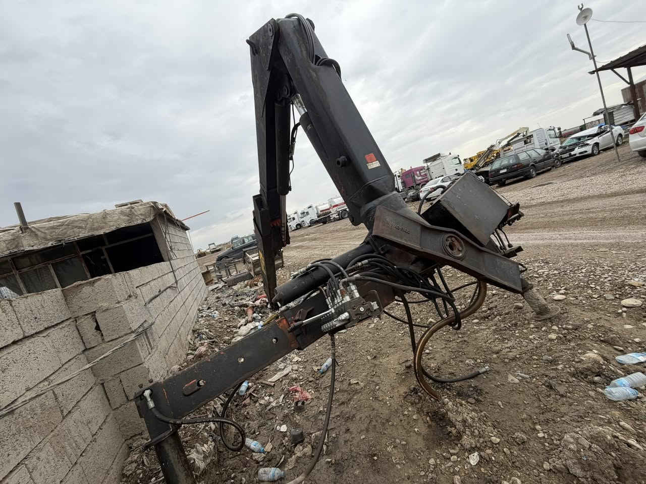 كرين هياب /6/طن سلت واحد وثنين يدوي كسر فطر مابي حلين شتغل مابي شي السعر 35وبي مجل اشويه العنوان كركوك حي الصناعه كراج حيدر الرقم***********
