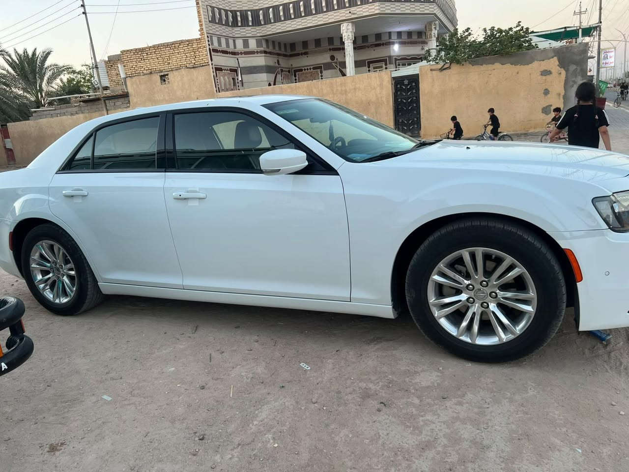 كرايسلر اوباما موديل 2022  s
رقـم اربيل انگليـزي الجـديد  باسمي
فول موصفات :
🔹بانوراما
🔹كشنات جلد فول كهرباء S
🔹منضومة زنون
🔹سستم صوت بيتس مع دمام
🔹ويل 18مع تايرات جدد انتاج 2026
🔹محرك 3600
🔹تو ويل
🔹صدر امامي خلفي  كله بلاد
🔹السيارة جديده بمعنه الكلمه الضرر دعاميه خلفيه )
ماشية: 48 الف
السعر : 325 ورقه
مكان السيارة: االبصره
للاستفسار : ***********
