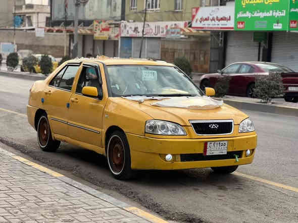 كوين تكسي ٢٠١٠ رقم بغداد 
كابون بانزين
مكينه وكير كورلة يارس تحوير درجة اولى
مكينا بيها نفخ
تبريد ثلج 
كهربائيات كلها شغالة
هورن بوش
شاشة اندرويد
دوشمة
طخم تاير جديد +باتري
السعر 32 بيها مجال 
التواصل على الارقام
***********
***********
