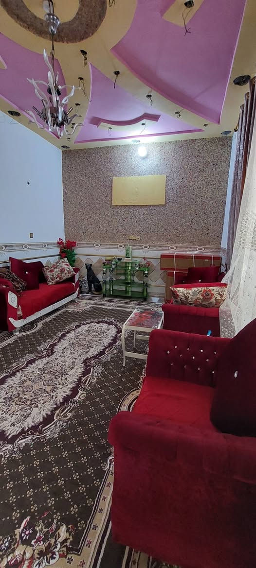 بيت زراعي بناء حديث مساحه 200 متر مع قطعه ارض 150 العنوان طريق مشرح عماره على شارع بناء درجه اولى  تفاصيل البيت جاهز اي نقص مابيه خدمات كامله مدارس متوسطه وبتدائيه وعداديه اي استفسار اتصال على رقم بيه واتساب ***********
