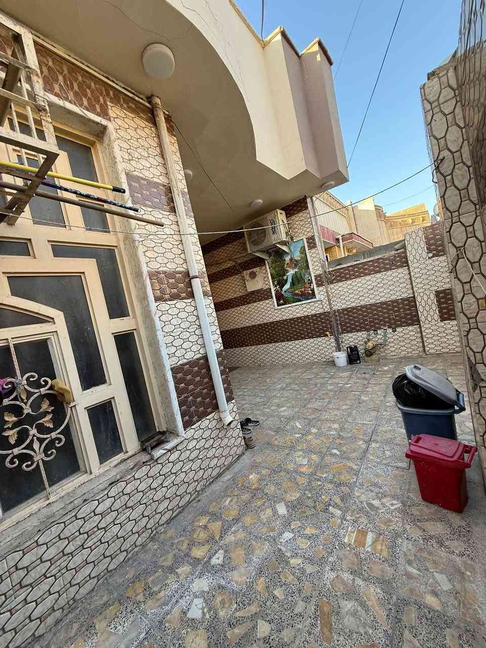 دار للبيع في حي الجامعة منطقه٣٠٠
المساحة١٥٠م طابق ونص سعر مناسب 
٣غرف نوم دك جناي 
الخارطه الحديثه أوبن ستقابل ع صاله 

للاستفسار مراجعة مكتب الدر للوساطة العقارية او الاتصال ع الأرقام المذكورة 

***********ابو عباس الجليحاوي
يتوفر واتساب 

***********حسين الاعسم 
يتوفر واتساب 

#نستقبل_عروظكم_العقارية_في_كافة_احياء_النجف_الاشرف_اهلاً_وسهلاً #العراق #عقار #عقارات #نستقبل_عروضكم_العقارية_في_كافة_احياء_النجف_الاشرف_اهلاً_وسهلاً
