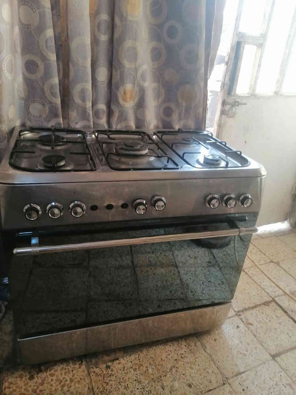 طباخات للبيع واحد مصري ثاني ١٧٠ ثاني تركي ١٣٠ شراي دخل خاص عنوان الديوانيه حي عسكري قرب مدرسة العراق *********** شراي
