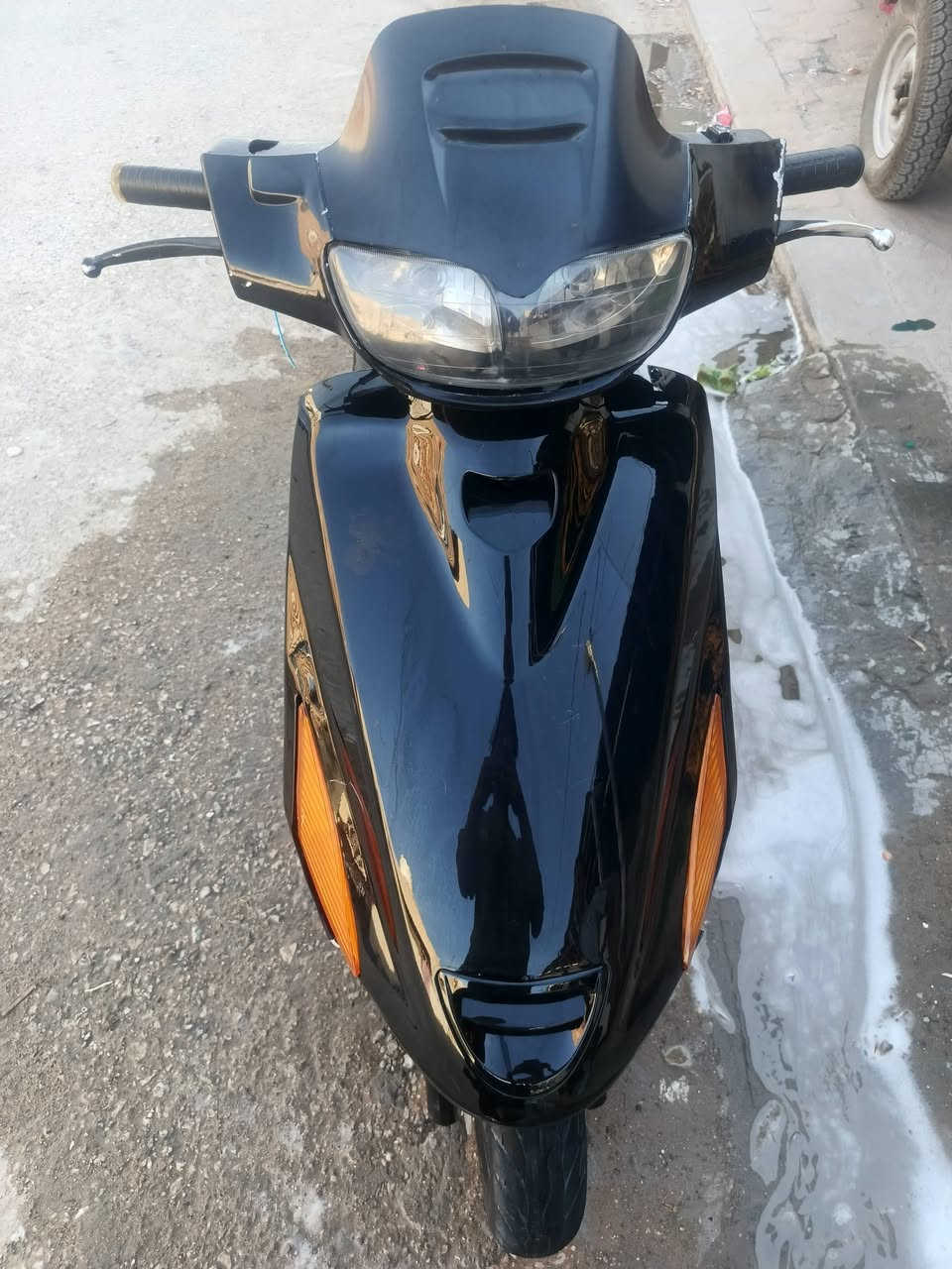 السلام عليكم دراجه فراشه فحل للبيع كهربائيات كلها شغال سليف دراجه ما مفتوحه مال حاويه ما صار لها هواي من طالعه فول نظافه سعر مناسب سعر 350 بيها مجال مكان النجف حي الوفاء وهذا رقمي ***********
