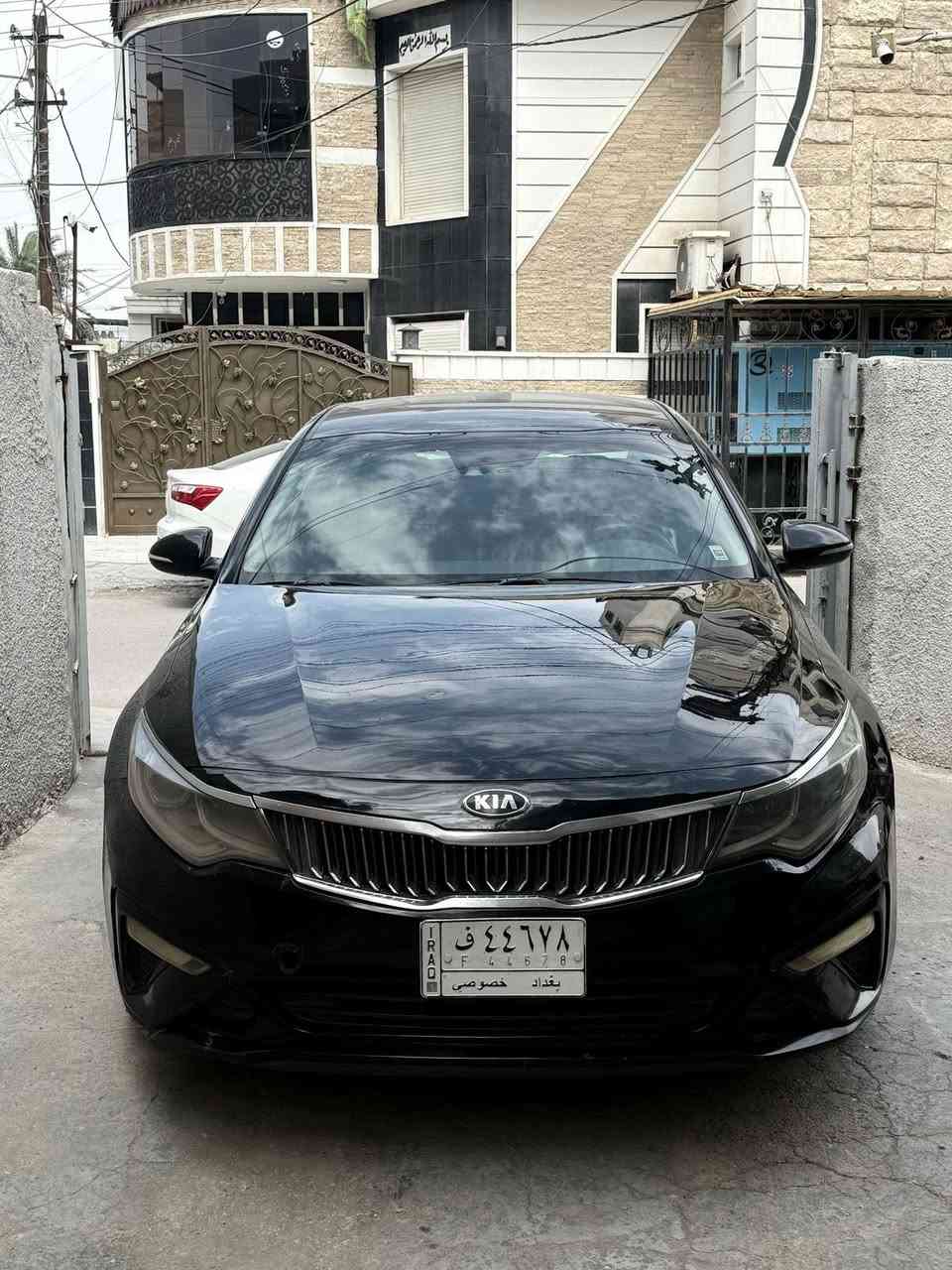 السلام عليكم 
أوبتما ٢٠١٩ وارد أمريكي 
بدون ابر باك 
صبغ خاملغ خلفي و تبديل بندل بدون صبغ نفس اللون بامريكا 
وهنا تبديل بابين نفس اللون بدون صبغ 
كير ومحرك جيد جدا 
فول مواصفات عدا البصمه و البانوراما
تايرات جديد 
باتري جديد السياره مابيها اي نقص 
السعر ١٣٠ وبيها مجال بيع مستعجل 
*********** مكاني بغداد الشعب
