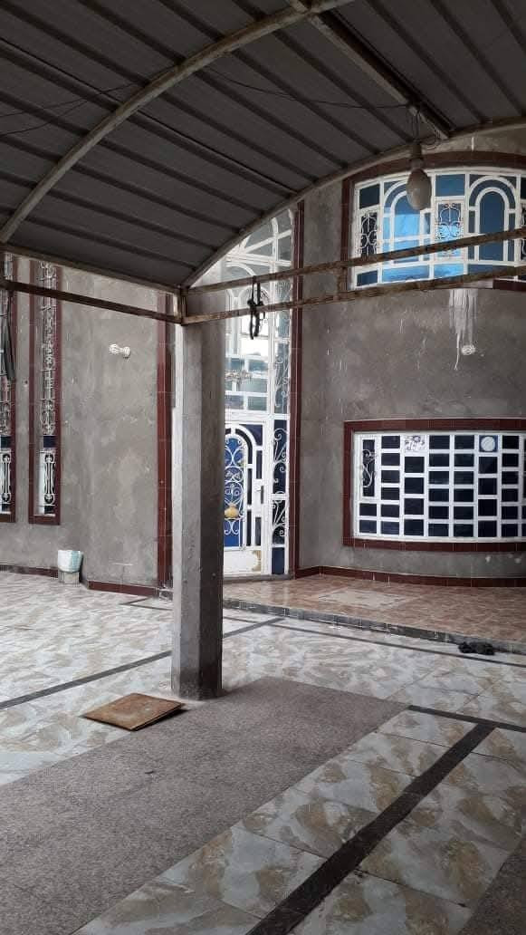 السلام عليكم...بيت للايجار في أبي الخصيب منطقة البهادرية..كوت الزاير..
يتكون من غرفتين وصالة كبيرة ومطبخ..
وكراج كبير مع حديقة صغيرة ووجود غرفة في الطابق الثاني مخزن...
سعر الايجار 500 قفل...
يفرغ البيت من المؤجر في نهاية الشهر 
شرط عائلة صغيرة...


**إذا كنت صاحب هذا الإعلان وتريد حذفه لأي سبب، رجاءا أرسل رسالة إلى الدعم الفني**