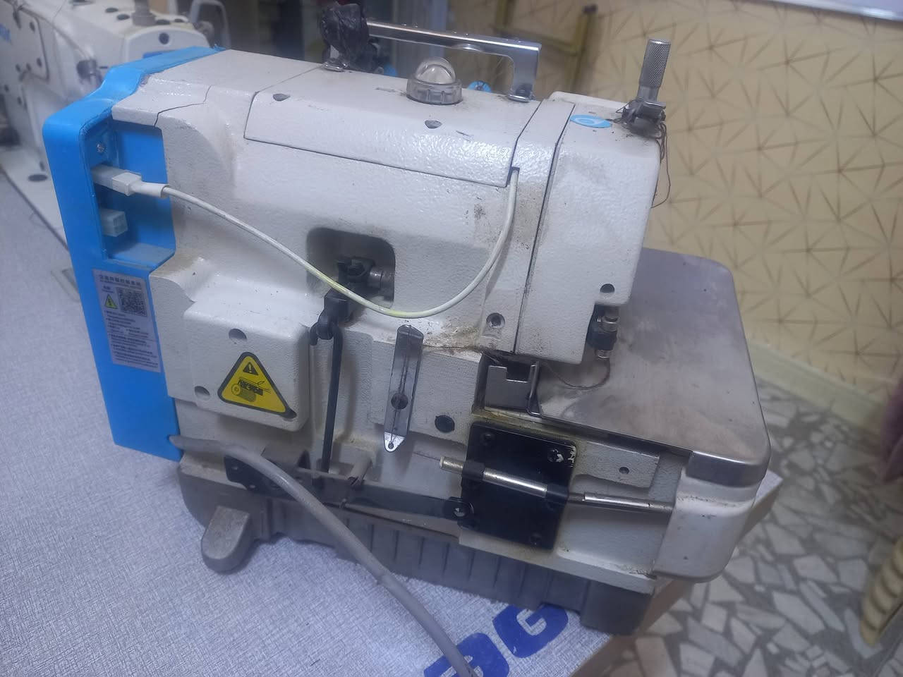 اوفر جاك  السعر  ٤٠٠  نظيفه جدا  وبيهة مجال 
بغداد الزعفرانيه 
***********
