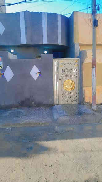 السلام عليكم من رخصه مدير الكروب المحترم بيت جاهز للبيع زراعي  المساحه ١٠٠متر الواجهه 5والنزال 20 خدمات كامله مجاري وتبليط مقرنص كهرباء انترنيت ضوئي المكان الكماليه حي السلام يبعد عن المستشفى 20متر  للاستفسار *********** وخاص .
