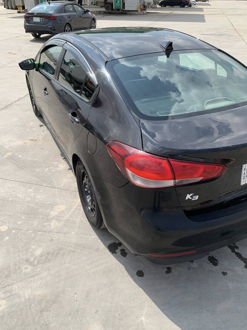 سلام عليكم  كيا فورتي للبيع موديل 2018 وراد امريكي  بيه قطعه الجاملغ الخلفي السياره جاهزه تخم تاير جديد وحداديه وتبريد خير من الله السياره للبيع فقط ، السعر 120 بيه مجال للشراي رقم بغداد تحويل ثاني يوم للاستفسار على الرقم *********** مكلف بالنشر .

