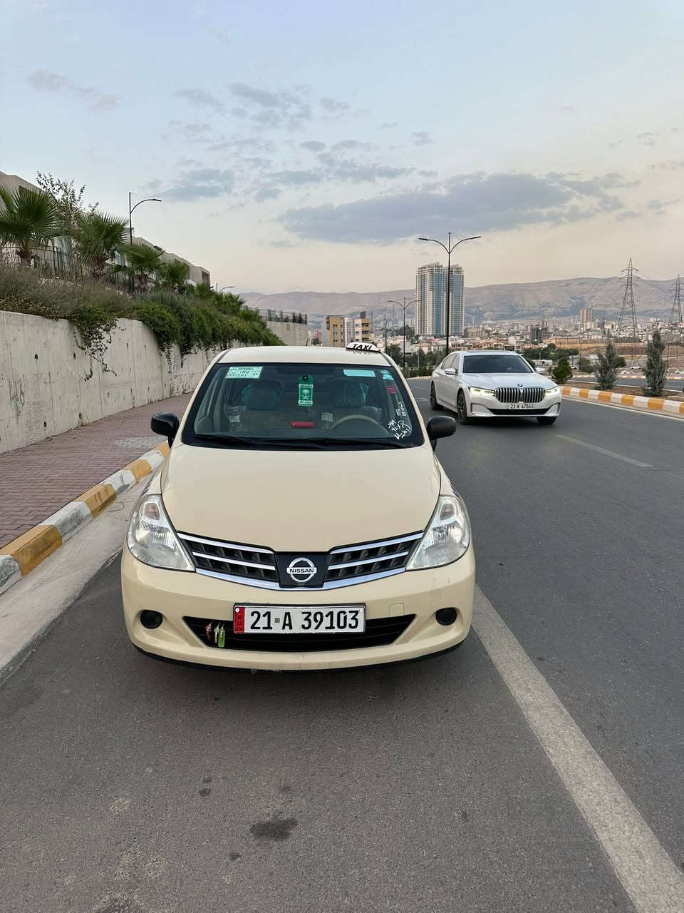 بەناوی خوا نیسان تیدا ٢٠١٢  گیڕ ئۆتۆماتیک سەیارەکە هەتابلیت جوانە زۆر ڕیکو پێکە ماڵی کەسابەتە گیڕ مەکینە تەبریت تەحویل غرامە هەمووگیانی بەشەرتە  چوار تایەی لۆکی بۆبەستراوە  سەنەوی تازە بەسەر چوە ڕەقەم تازەیە   بۆیاخی نیە ساردو قەلەم کاری هەیە  سعرى ١١٢$  جوابي نامەنایەمەوە لەگەل ڕیزما 
***********
***********
