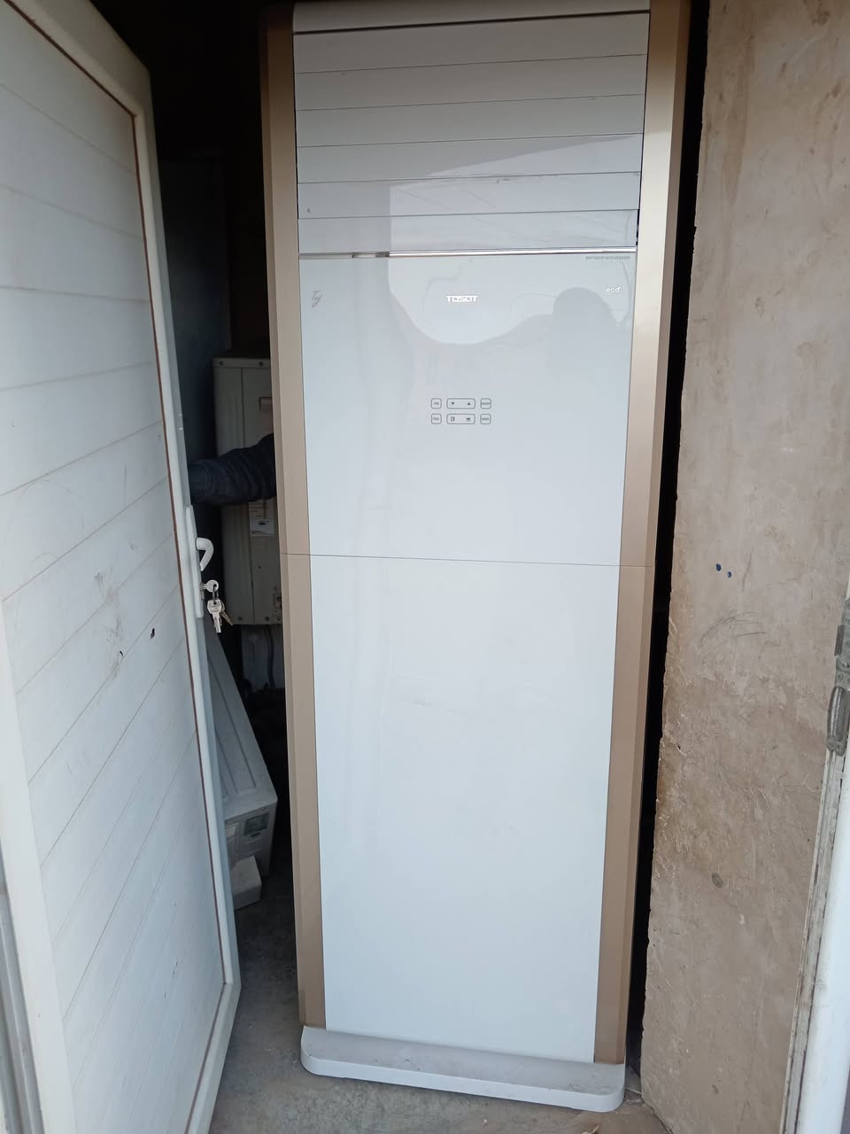 السلام عليكم ورحمة الله وبركاته توسوت 5 طن قطعه داخليه فقط مستعمل شيء قليل شرط الشغل السعر النهائي 350 الف العنوان صلاح الدين تكريت *********** والف هلا
