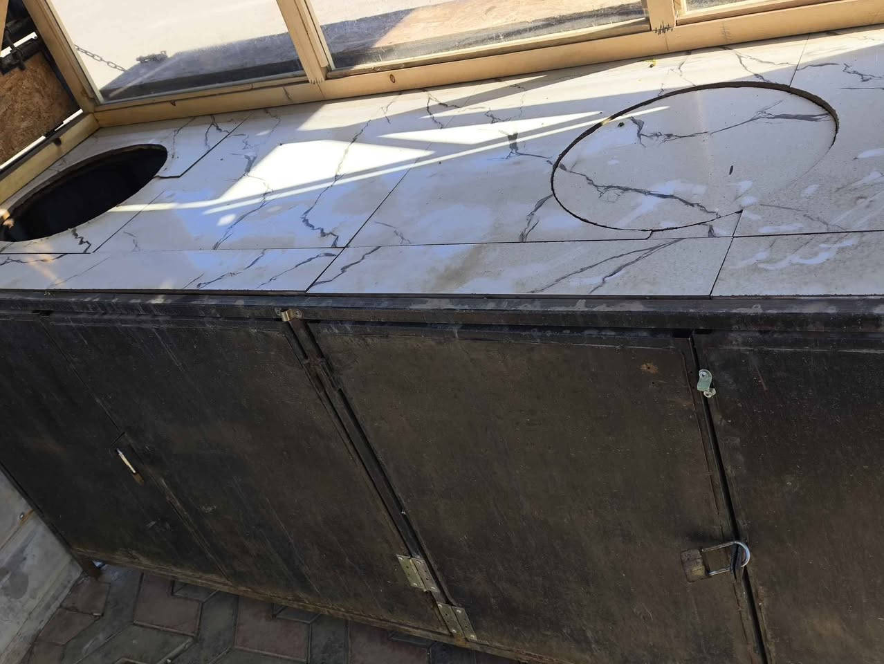 جمبر مال لبلبي وباكله ويصير مال لفات كلش مرتب طوله 2متر ويتفتح يصير قمريه هم 2متر وبي خانات 2 كبار وبي 3 طباخات كلش حلو *********** عمارة, ميسان
