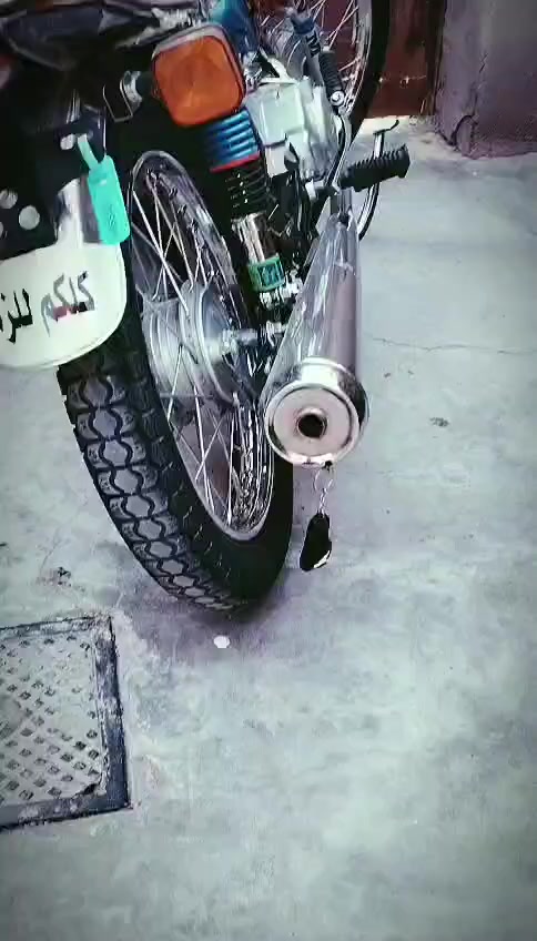 سلام عليكم شباب دراجه للبيع موديل25 مكفوله من كلشي اوراق كامله مكان ديالى بلدروز  اتفاصيل اتصال ع رقم ***********
