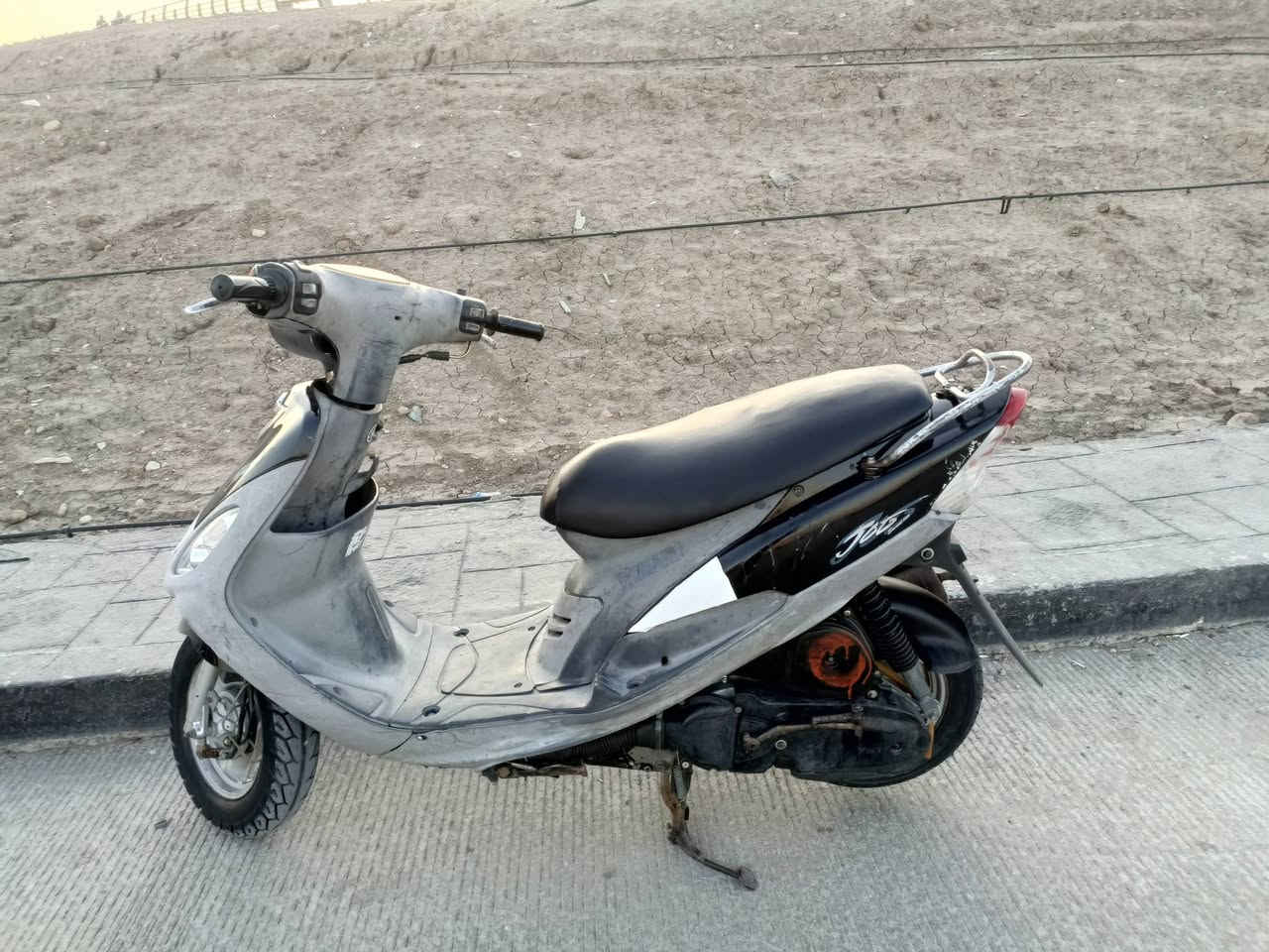 دراجه ماكس منغولي مكينه مامفتوحه كفرات ختم واحد كهربائيات كله شغاله تايرات جدد سعر 650وبييه مكاني حله ثوره تواصل***********
