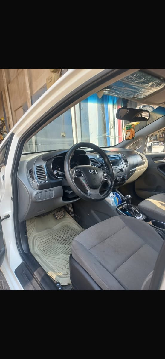 سيراتو 2018مكفوله بيه بارد بسيط وسبع حالوبات السعر135 وبيه مجال موقعه النجف شارع الجمهوريه ***********
