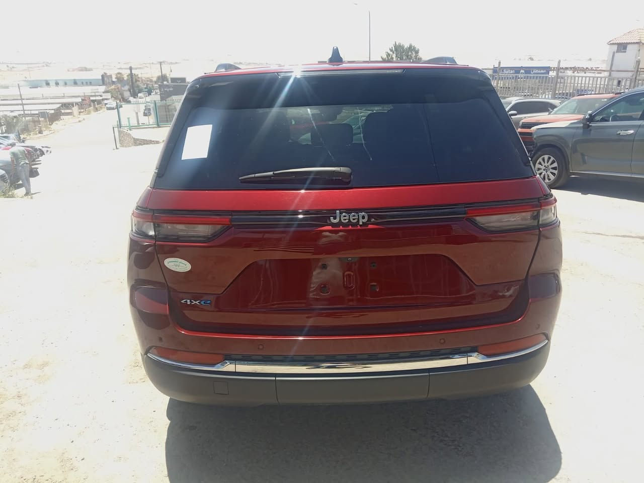 بسم الله الرحمين الرحيم.                                 

نوع السيارة🚘✅ جيب كراند شيروكي هايبرد   الموديل 2024. 
  نوع الوقود / بانزين/هايبرد/ شحن كهرباء                  

السيارة موجود ✅بالاردن  🚗المنطقة الحرة الزرقاء                    

الضرر تصليح بارد خفيف ✅بدون ارباك  🚘السيارة تشتغل وتمشي.   

الاستفسار او التصال  على الرقم  ‭***********‬             

او مراسلة واتساب على الرقم الاردني 00962797080658. 

عنوان المعرض🛣️🛣️⬅️شارع 18 شمال المنطقة الحرة🚗🚗 
                         
 ملاحظة 🚘🚘🚗🚗🚗السيارة مكفولة من الصبغ🚦🚦🚗🚗( السيارة تدخل على كتاب شهداء)
