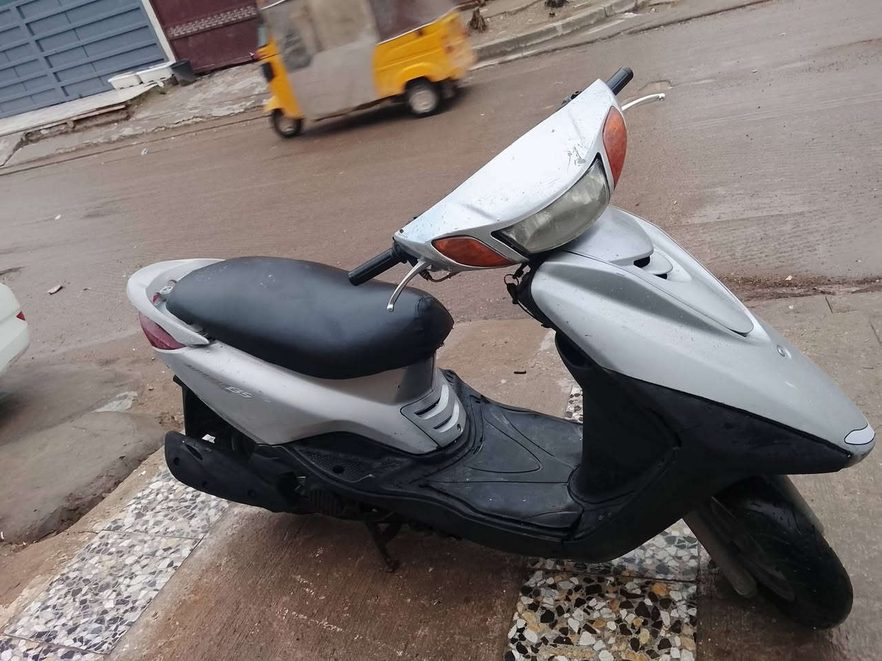 بريز لايت عالي حديث كله ختم واحد كله شغاله اي نقص مابيه نضافه فول دراجه جديدة لوك السعر ٦٠٠ بغداد الأمين ***********
