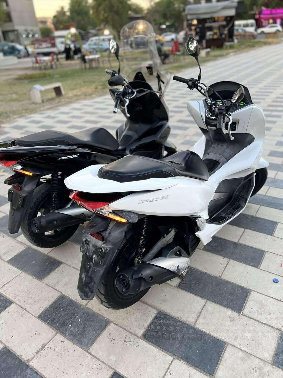 السلام عليكم  pcx جيل الثالث الياباني ثنينهن وكاله حساس ازحام حساس ستان مكاين لوك برغي ممفتوح بيهن مال رمبه مكفولات كفاله عامه شلعه معدل السعر لوحده مليون 950. العنوان بغداد الهاتف *********** اتصل وبيك خير ودلل
