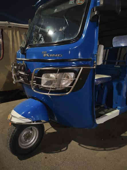 سلام عليكم شباب تكتك للبيع تي في اس موديل 20طالعه ب21 مرقم سنوية  محرك كارتون توني شاده برغي مامفتوح بيه تكتك جهازه من كلشي دوشمة جديده ونضافة كدامك العنوان الناصرية مركز للستفسار *********** واتساب الشراي يتصل  بيه خير ويدلل
