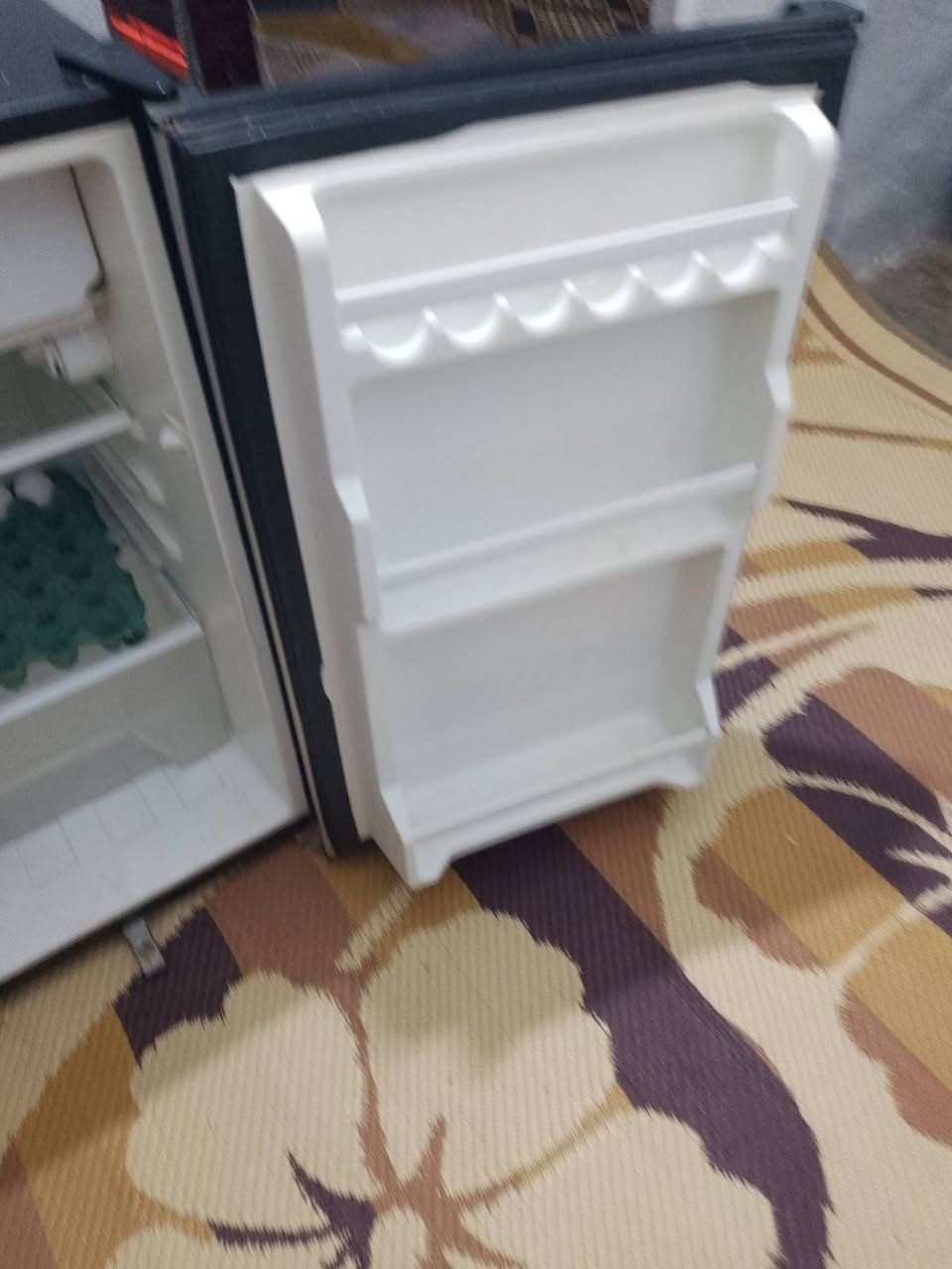 ثلاجه شرط تجمد حت المفتاح وياها العنوان حي الانتصار السعر 65 التواصل *********** كورك *********** يوجد توصيل بكروه
