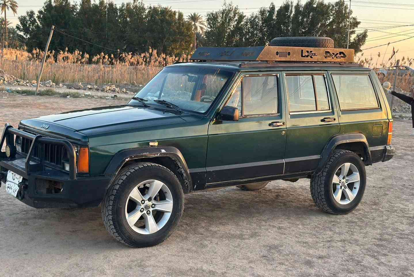 السلام عليكم جيب 91 محرك وقير جدد تخم تاير السعر 36 بيها مجال مقفول من كل شيء ٠0077
***********
