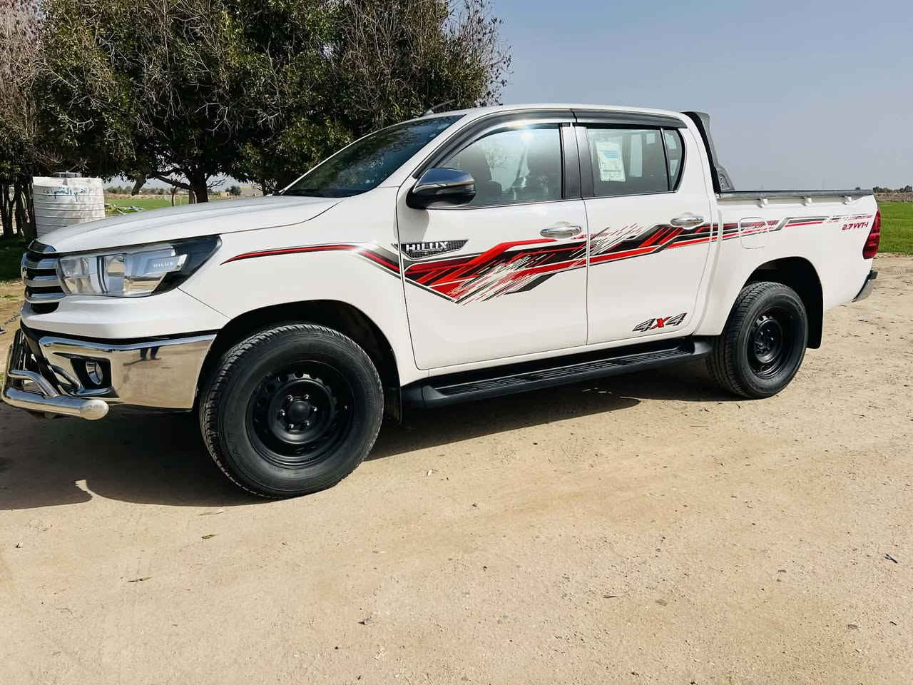 السلام عليكم
هايلوكس فورويل 2020
كير عادي 
رقم أربيل 
كفاله عامة 
السعر 265 وبيها مجال ***********
