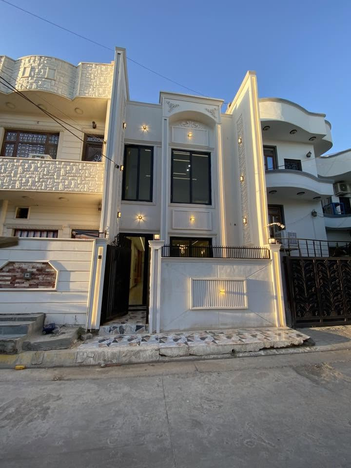 🏠اعلان اعلان
دار للبيع
موقع مميز
~~~~~~~~~~~
📄طابو ملك صرف
🧱بناء درجه اولى
الاثاث هديه مع الدار
~~~~~~~~~~~
سقف مغربي ✔️
واجهة فلين✔️
نظام تبريد مركزي✔️

~~~~~~~~~~~~
راحه بال✔️
استقرار✔️
هدوء✔️
~~~~~~~~~~~~
📐المساحه:-100م
📐الواجهة :-5م
~~~~~~~~~~~
📍الموقع :حي العدن
قرب جامع مصطفى الحبيب 
~~~~~~~~~~~
💸السعر :-علق ب(تم) يوصلك السعر مناسب 
~~~~~~~~~~~
الطابق الاول  يحتوي:-
استقبال 
مطبخ +غرفه نوم+هول +صحيات
~~~~~~~~~~~
الطابق الثاني يحتوي على:-
هول +صحيات +غرفتين نوم
~~~~~~~~~~~
للاستفسار اكثر الاتصال على
***********📱
~~~~~~~~~~~
نستقبل جميع العروض 
🏠السكنيه  🏛️التجاريه

