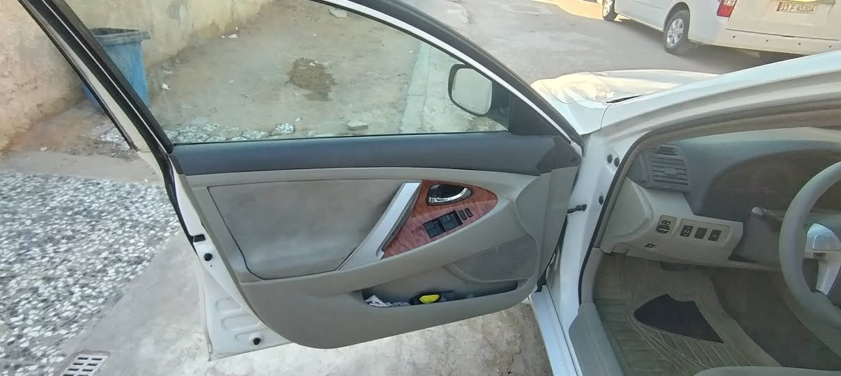 السلام عليكم 
سيارة 🚗كامري موديل 2077 خليجي رقم الدولي بغداد تخم زوج تايرات صدر خلفي جديد امامي نظيف 
الضرر صبغ تبديل جاملغ الايمن امامي توجد بعض خدوش. 
السعـــــر: 110 بيهه مجال 
العنوان: الرصافة •العبيدي 
هــ: ***********
