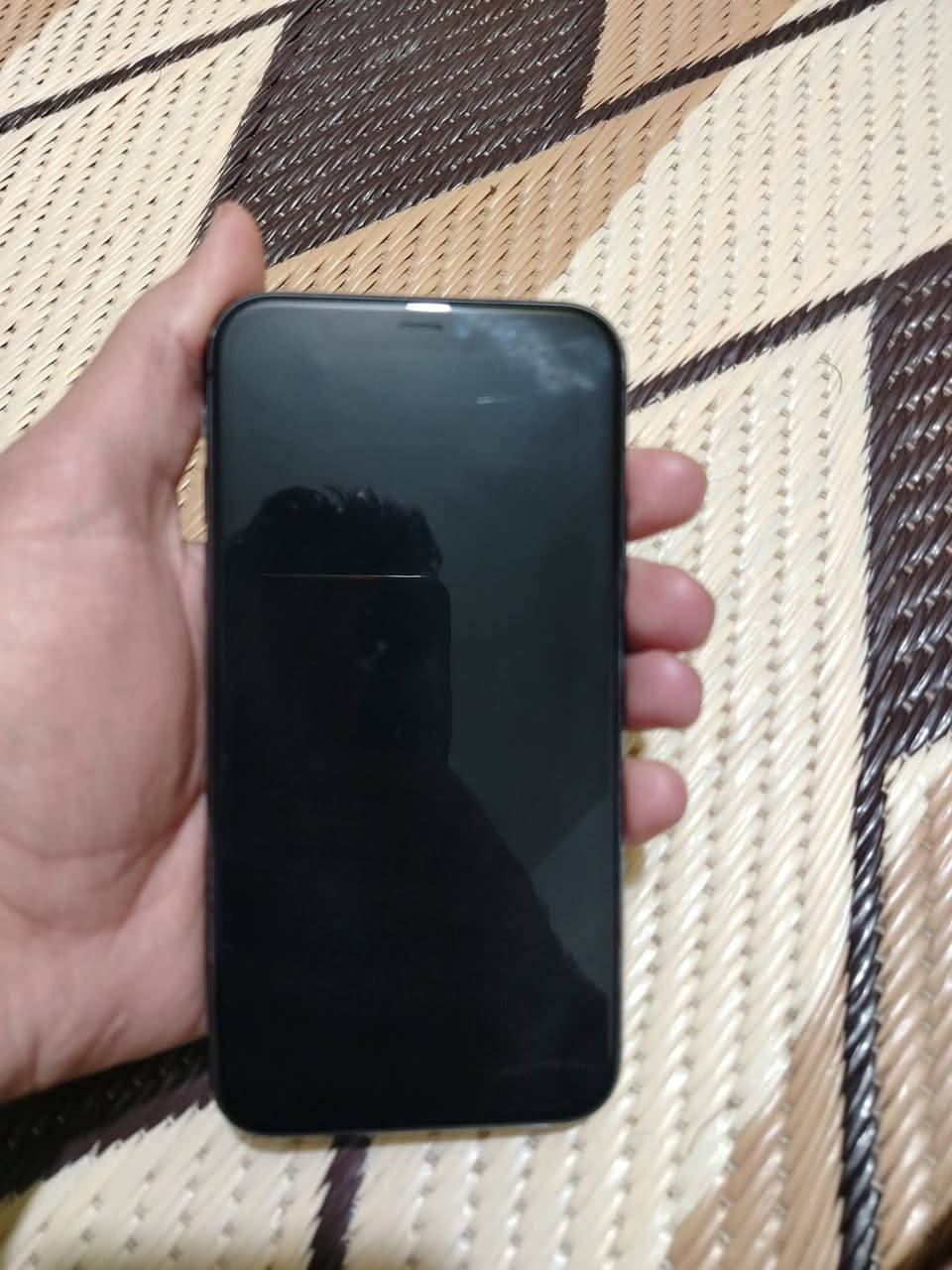 سلام عليكم
ايفون 11 ذاكرتة 128 
البطارية 81
السعر 275
مكاني بغداد الحرية 
***********
