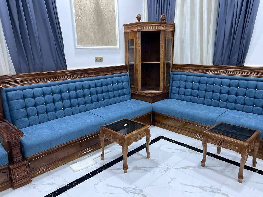 حوّل ديوانك إلى مساحة من الفخامة والأصالة ✨معرض ومعمل فخامة الخليج العربي الأثاث المنزلي الجديد وتفصيل جميع أنواع الدواوين 🔥❤️

نقدّم لكم أجمل تصاميم الدواوين الزان حصراً بجودة عالية وتشطيب دقيق يليق بالذوق الراقي.
✅ خشب زان أصلي متين
✅ صناعة يدوية وإتقان بالتفاصيل
✅ تصاميم عصرية وكلاسيك حسب الطلب
✅ إسفنج عالي الكثافة لراحة تدوم
✅ أقمشة Water proof مقاوم للماء 
✅ تنفيذ حسب القياسات المطلوبة
✅ أسعار مناسبة وجودة مضمونة
✅ضمان 5 سنوات 
✅يوجد كادر لأخذ القياسات في جميع المحافظات 
✅سعر المتر الواحد من 160الى 200 حسب الموديل 
✅يوجد نلي ظام الأقساط لحاملي ماستر كارد الرافدين 
✅ للاستفسار اكثر الاتصال على الرقم 
***********
