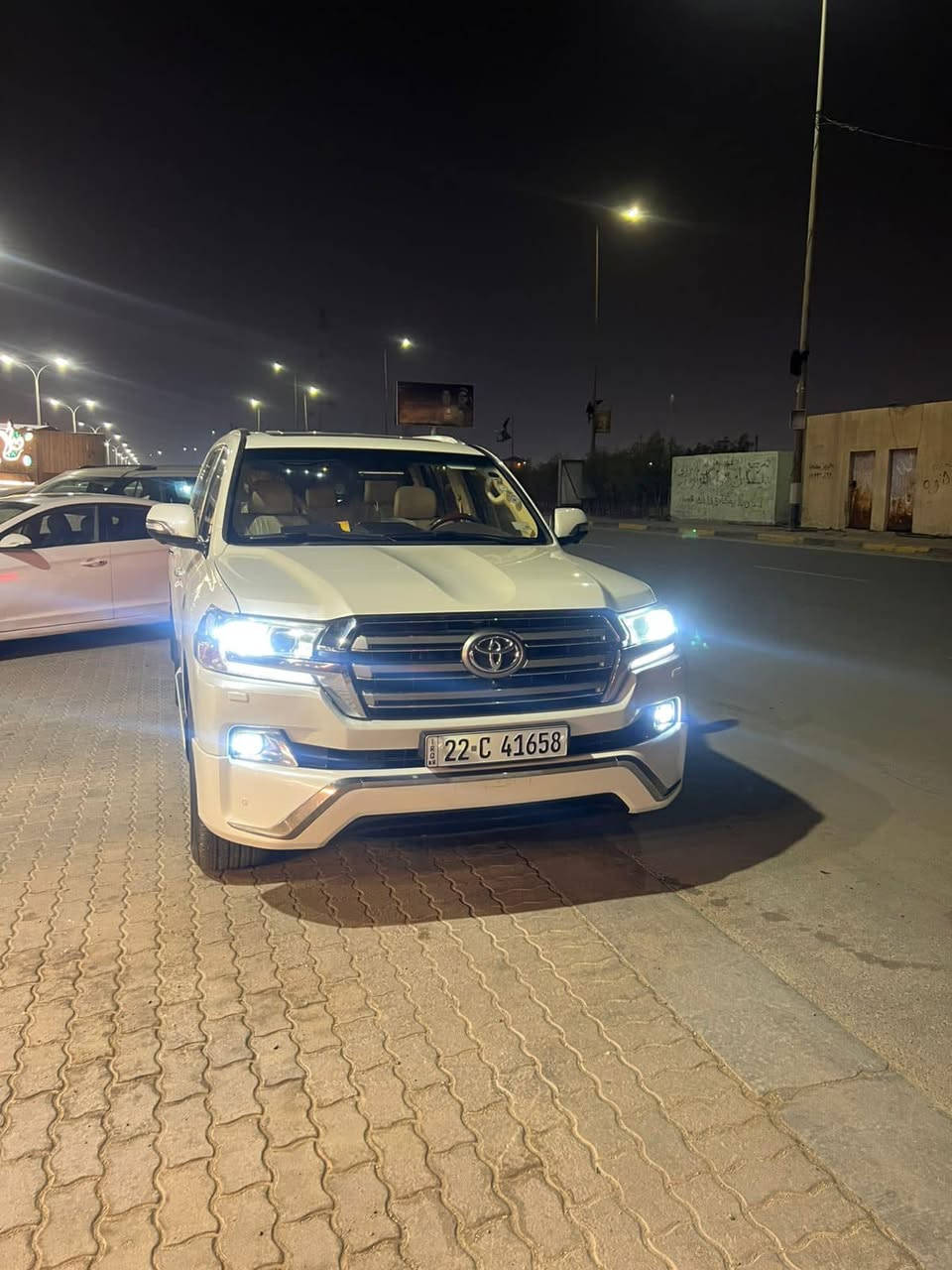 للبيع: تويوتا لاندكروزر 2017
فئة GXR
محرك 8 سلندر

المواصفات:
▪️ ممشى 119,000 كم
▪️ هزّة جديدة – أربيل بإسم صديقي 
▪️ مري قلاب 
▪️ كشنات كهرباء (2)
▪️ شاحن وايرلس
▪️ بارد بالباب الخلفي  (4 أصابع) صبغ جزء من الدعاميه 
▪️ نظام دفع رباعي
▪️ قير أوتوماتيك
▪️ تحكم بالمقود
▪️ مثبت سرعة
▪️ دبل ثقيل وخفيف
▪️ مواصفات الفطيم المعروفة

الحالة:
▪️ نظيف جداً
▪️ مكينة، قير، شاصي على الشرط
▪️ استخدام شخصي

📞 للتواصل: ***********
