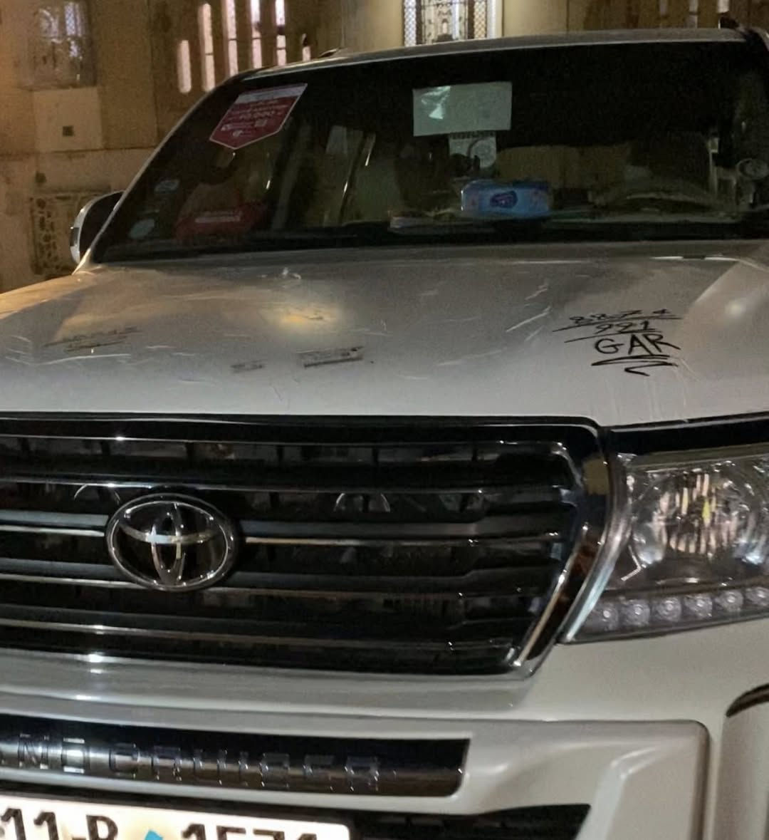 سلام عليكم لاندكروز للبيع ستينية اصلية موديل 2011بيهة قطعتين كلير والباقي كفالة مكينة مامفتوحة تخم تايروباتري قبل اسبوعين شادهن محدثة بس دعامية امامية فقط الشراي يتصل ***********.   السعر30الف رقم مميزبغداددولي باسمي مكاني بغدادالرصافة تراي من البصرة لزاخو
