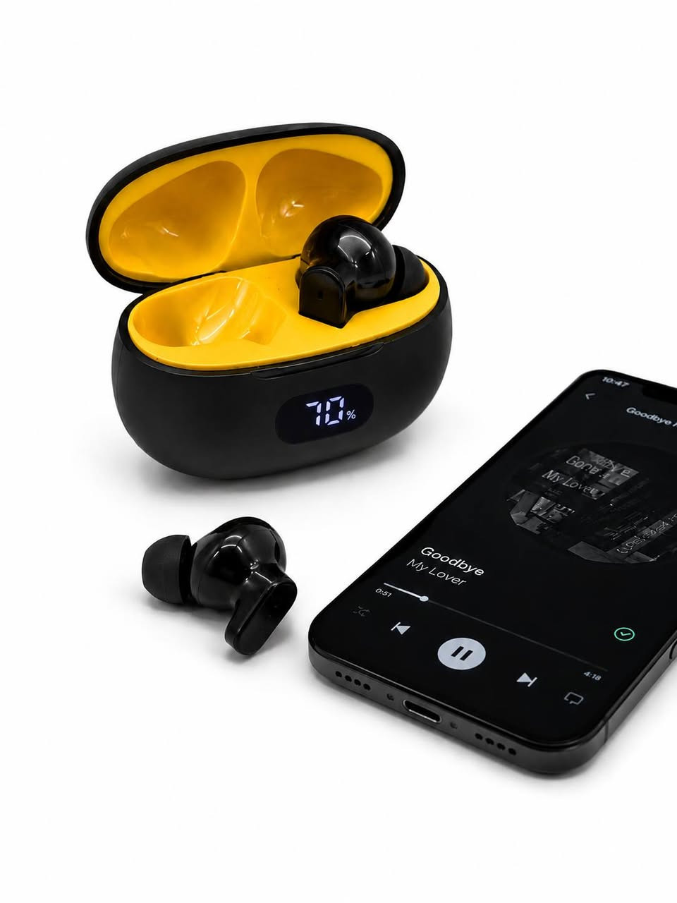 سماعات realme Buds T110 اللاسلكية – صوت ديناميكي وبطارية طويلة

• الموديل: RMA2306

سماعات لاسلكية من realme بتصميم عملي، موجهة للاستخدام اليومي مع صوت واضح واتصال ثابت.

المميزات:
 • مشغّل صوت ديناميكي بحجم 10 ملم لتجربة صوتية قوية.
 
• اتصال لاسلكي بتقنية Bluetooth 5.3.
 
• وضع Low Latency بزمن استجابة 88ms.
 
• مقاومة للماء بمعيار IPX5.
 
• دعم AI ENC لتقليل ضوضاء المكالمات.

 
 • المشغّل الصوتي: 10mm Dynamic Bass Driver
 • الاتصال: Bluetooth 5.3
 • زمن الاستجابة: 88ms Super Low Latency
 • تحسين المكالمات: AI ENC Noise Cancellation

السعر 15 الف شامل التوصيل 
يوجد توصيل لكافة المحافظات 
للطلب واتساب : ***********
