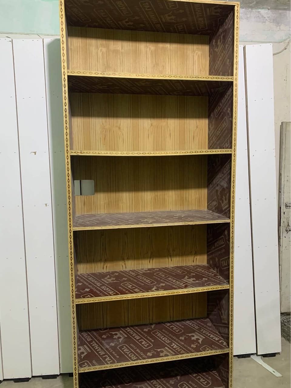 للبيع فاترينات مستعمله الاتصال *********** وتساب العماره حي الحسين الجديد مقابيل السوك الاخضر شارع ابو شاكر عمارة, ميسان
