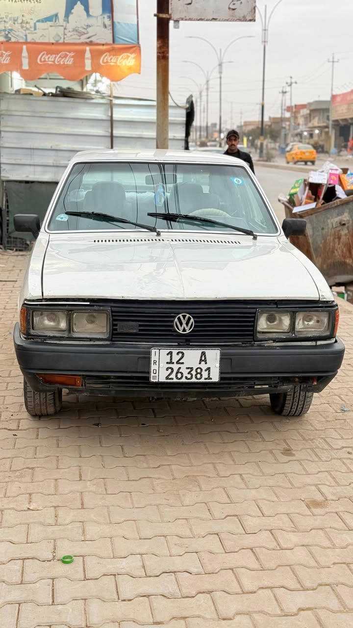 السلام عليكم مكلف بالنشر
برازيلي 1988
محرك كير شرط
صدر تايرات جديد
رقم نينوى دولي شرط التحويل 
سيارة بلاديه على وضع الشركه
السعر 30 وبيها مجال
للاستفسار اكثر الاتصال بالرقم
***********
مكان السيارة صلاح الدين الشرقاط
