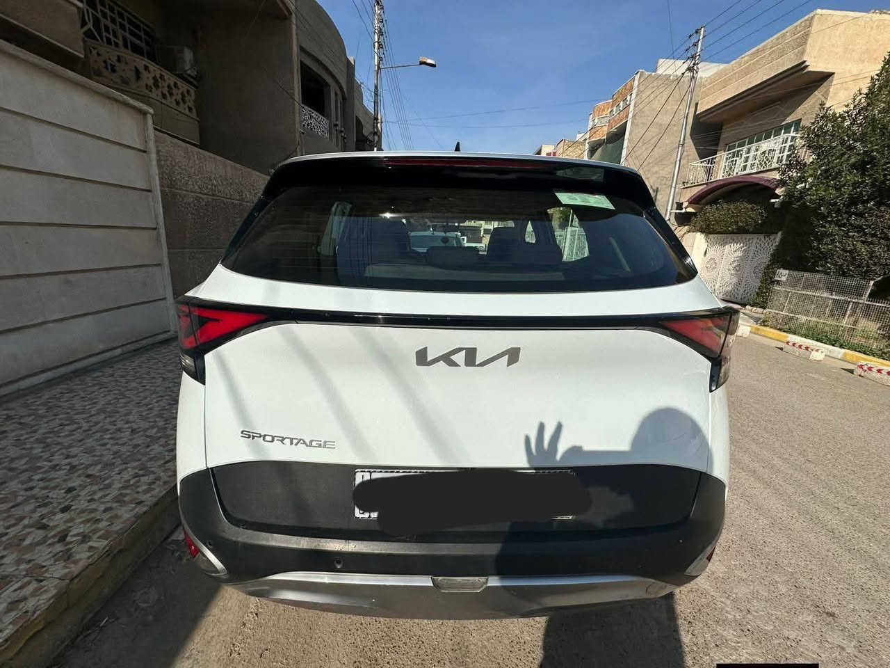 سلام عليكم 
سبورتج موديل 2023 خليجي السيارة مواصفات عادية (بصمة تشغيل عن بعد اريل افگيشين داخل عسلي مري شفط ) مكفولة من الصيغ كفالة عامة بيهة بارد خفيف السيارة ماشية 50 كم  السيارة بأسمي رقم بغداد مكان السيارة بغداد السعر 215$ وبيهة مجال بسيط للاستفسار *********** 
للبيع او مراوس باكسنت حسب القناعة !
