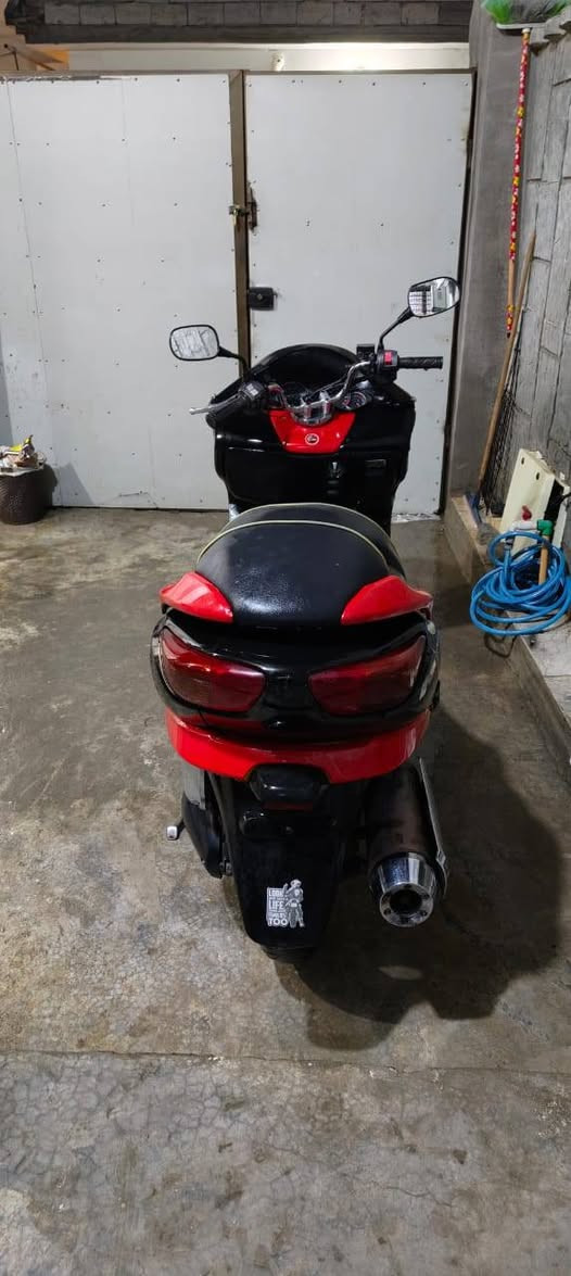 السلام عليكم
للبيع 08 بلاد كل نقص مابيهة رسمي كامل
السهر 750 بي مجال قليل 
مكانها جلولاء للتواصل ***********
