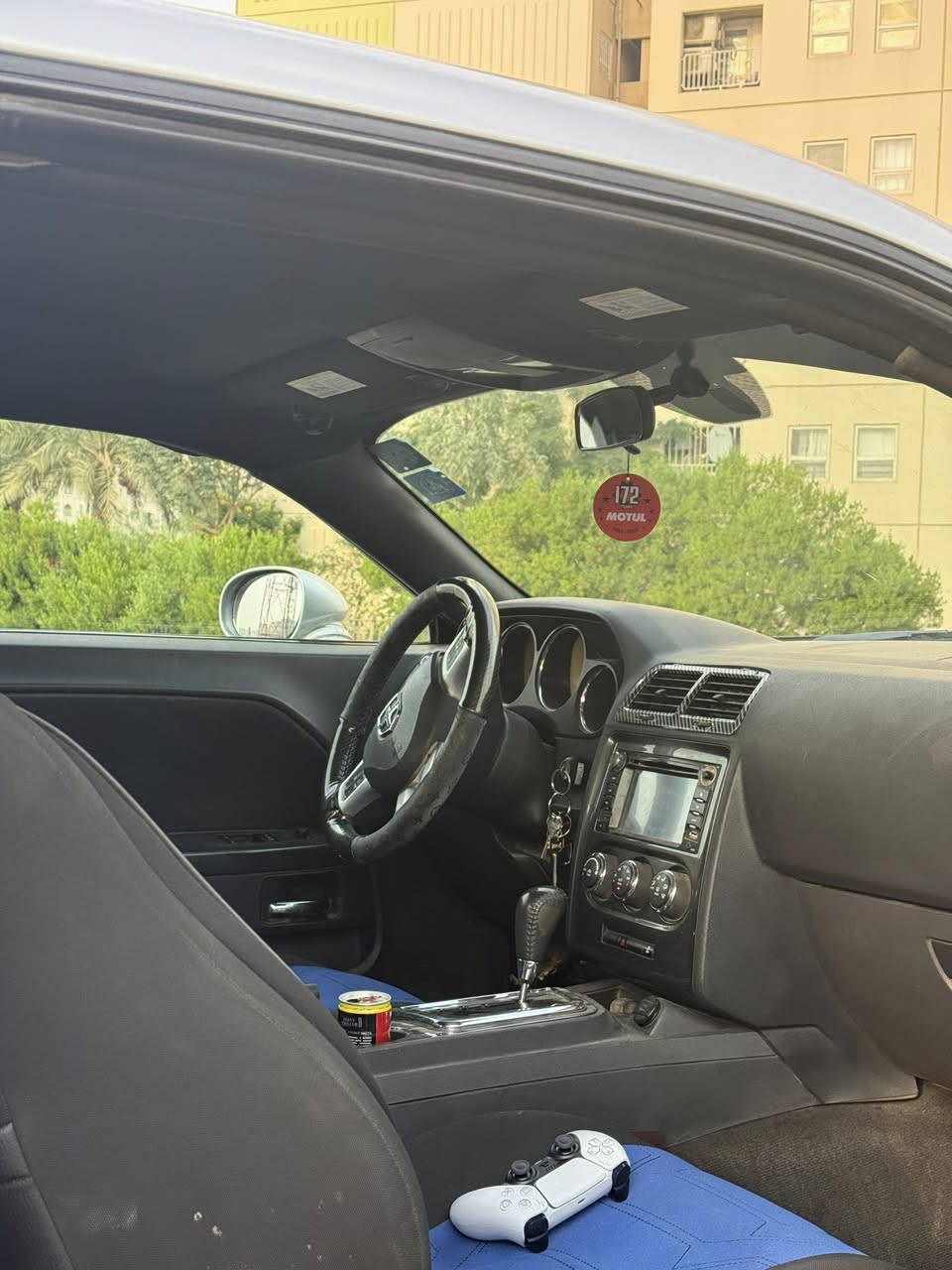 السلام عليكم جالنجر ٢٠١٢ ، ٦ سلندر
للبيع السيارة كاملة وجاهزة ومابيها اي نقص كير مكينة تبريد  كله مكفول  سنويتها وارقامها جديده وكلشي اصولي وكامل والسيارة ماشاءلله عليها حلوه ونصبه سياره ٤ قطع ابيع حزام 
ب ١١٢ وبيها مجال
للاستفسار ***********
