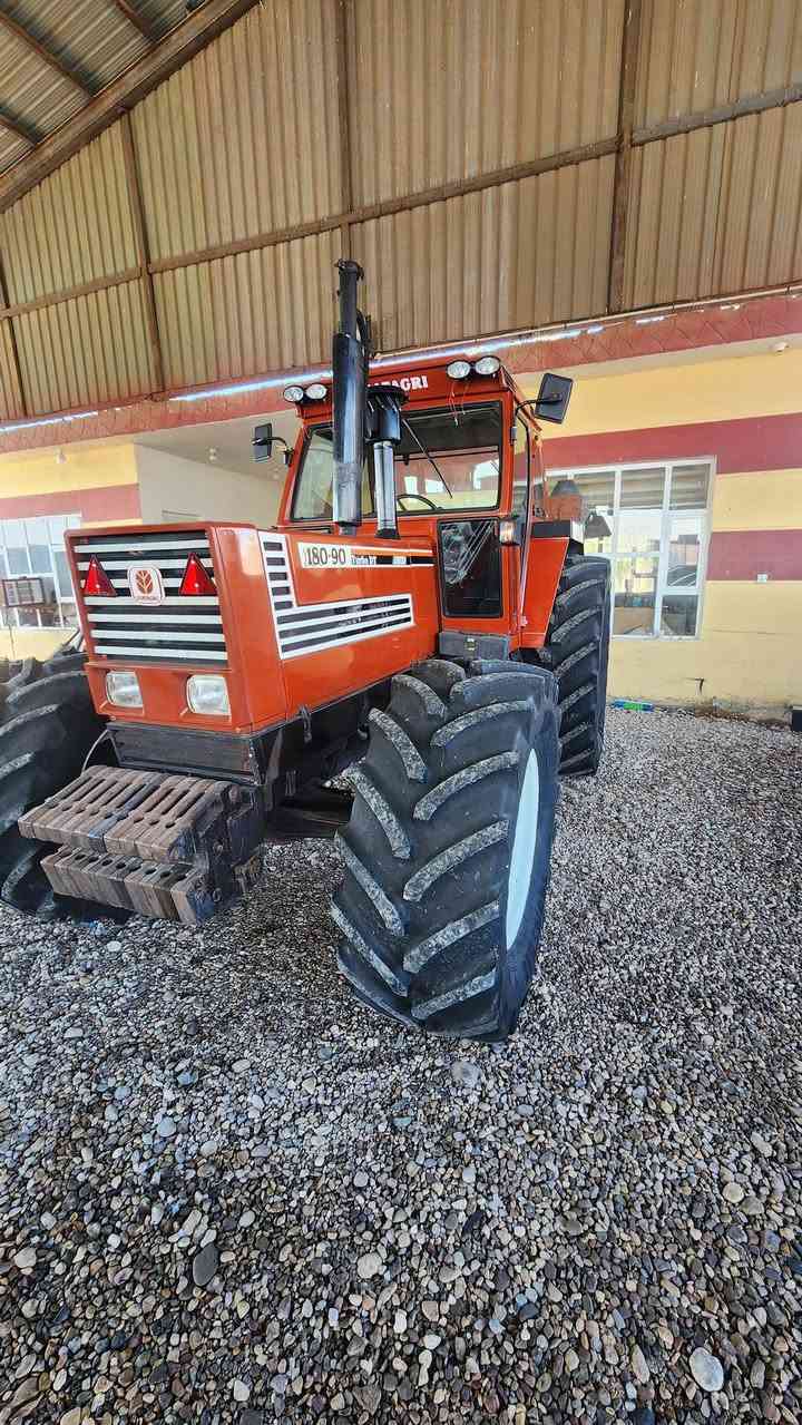 ياالله سلام عليكم للبيع مكينه فيات حجم 180 المكينه فول مواصفات واحد على واحد للستفسار لاتصال على الرقم ***********
