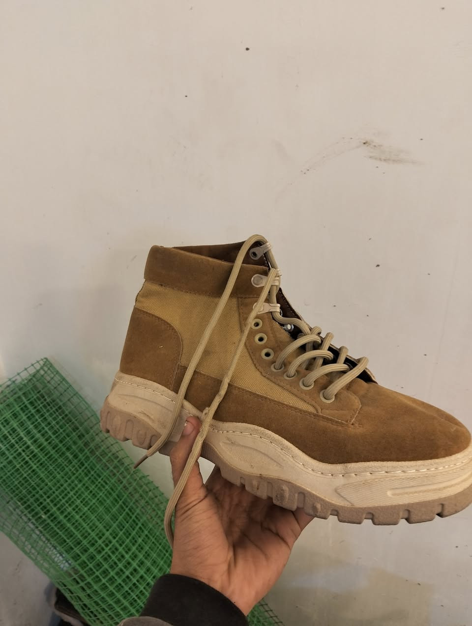 عندي هذه ل بوت عندي قياس 44 وقياس 43 قطعتين وعندي نفسه لون جوزي قياس 40 سعر القطعه 12 ملاحضه تره جاي ينباع غاليي


**إذا كنت صاحب هذا الإعلان وتريد حذفه لأي سبب، رجاءا أرسل رسالة إلى الدعم الفني**