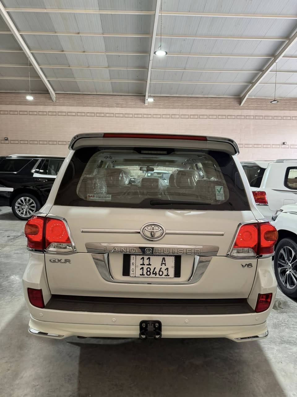 لاندكروز 2013
جديدة كلش مكفولة 
6 سلندر 
كشنات كهرباء 
بصمة 
فتحة سقف 
منضومة لايتات زينون 
جلد 
السيارة جديدة بمعنى الكلمة 

السعر 39 الف 
وبيها مجال 

***********
