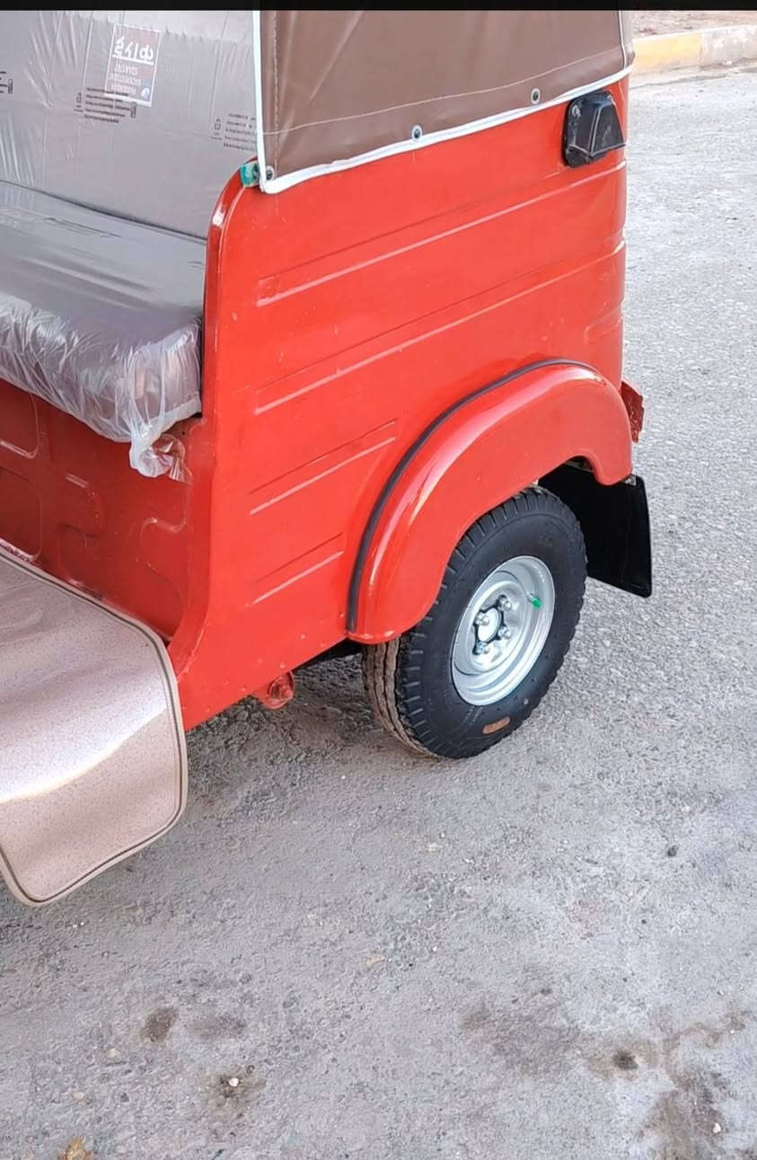 تكتك لبيع موديل 20 شهر 12 رقم وسنويه تكتك نضيفه وحلوه بيه طخات بصيطه ومكينه لا تنيقيص ولا تبخير ناعمه كبل الشارع بيه فراش دوشمه تخم تاير جبلي ستدات جادر جديد كامله مكان ميسان قضا المجر الستفسار تصل علا رقم 📱 ***********. ***********
