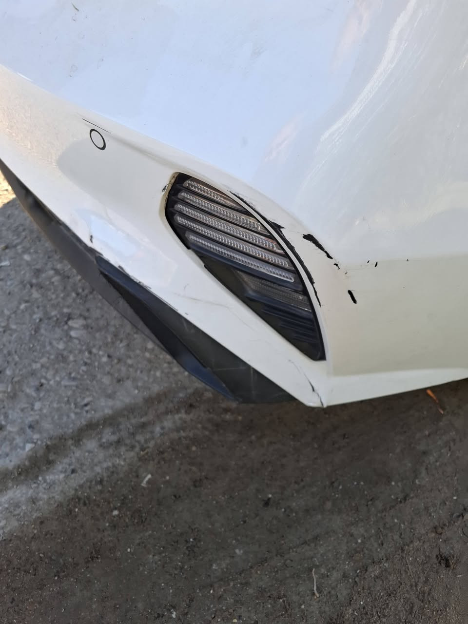 سيراتو ٢٤ مواصفات عادية محرك ٢٠٠٠ كفاله عامة بيه شخط بسيط بالباب والدعامية الخلفيه موضح بالصور ماشية ٥٥٠٠٠ مكاني المدائن السيارة بأسمي رقم بغداد *********** السعر 177 ورقه وبيها مجال بسيط حق الضيافة.
