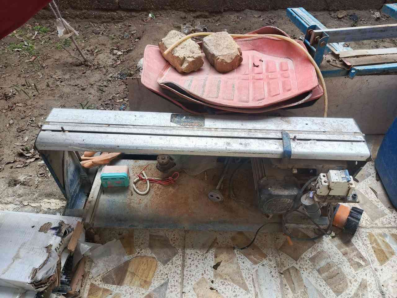 السلام عليكم مكاصه مال سراميك للبيع اثنينهم ب85 قواطع سقف ثانوي كرتون ب10 قاعده مال حمام ب15 رقم ***********
