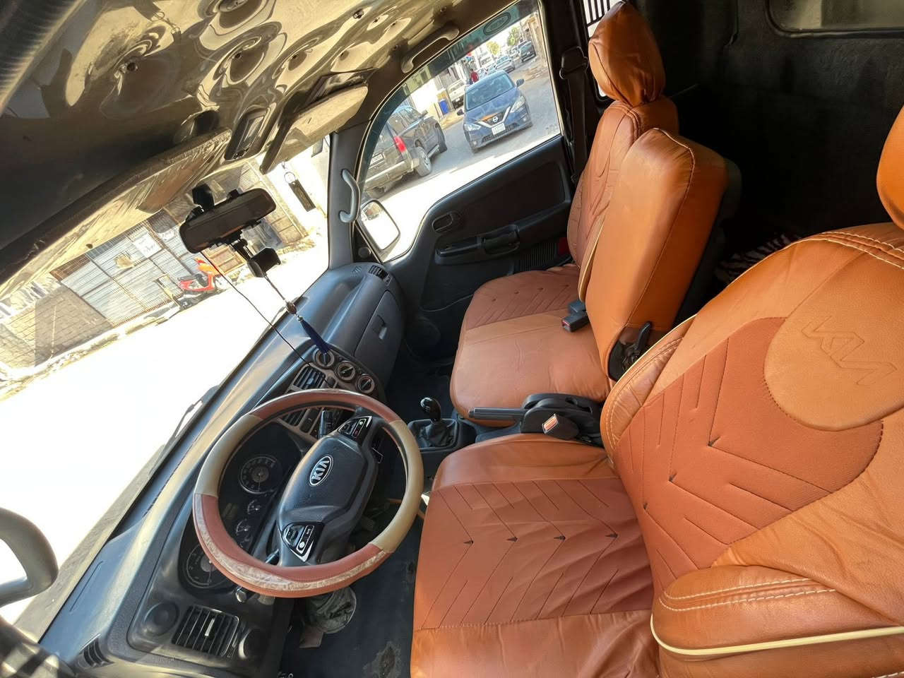 السلام عليكم
بنكو مديل 2016
مفتوح
مكينه كير كفاله
سياره نضيفه 
بيه صبغ قليل ارباع البيبان بدون ضربه
رقم بصره باسمي
ضريبه مصفره
مكانه بصره
سعر 110 مجال قليل كلش
***********
