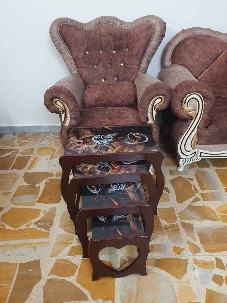 تخم قنفات مميز السعر 475 و بيها مجال 
(يحتوي على قنفتين كبار و كرسيين و ستوته)
الحالة: مستعمل نظيف جداً، الإسفنج والخشب بحالة ممتازة وقوية، والقماش جديد و محافظ على رونقه. بغداد, العراق


**إذا كنت صاحب هذا الإعلان وتريد حذفه لأي سبب، رجاءا أرسل رسالة إلى الدعم الفني**