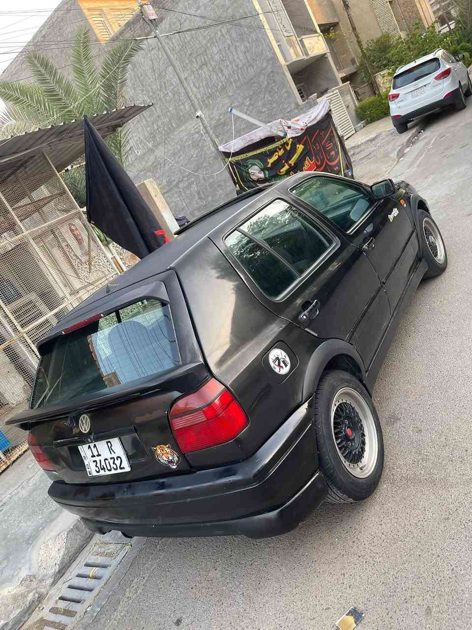كولف mk3 رقم بغداد انكليزي باسمي مكينه2000 كير اوتو مكفولات تبريد شغال ثلج صدر جديد ويل BBS وتخم تاير شاشه وكامره خلفيه ودمام داخلهه بلادي فتحه شغاله سياره كلش حلوه وجاهزه السعر44 مكان بغداد حي جهاد***********
