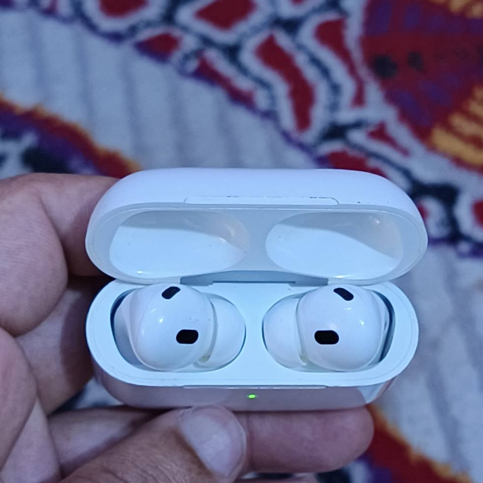 ايربود الجيل الثاني مستخدم شي بسيط سعرها 150 مكاني بغداد الشراي يتصل *********** بغداد, العراق
