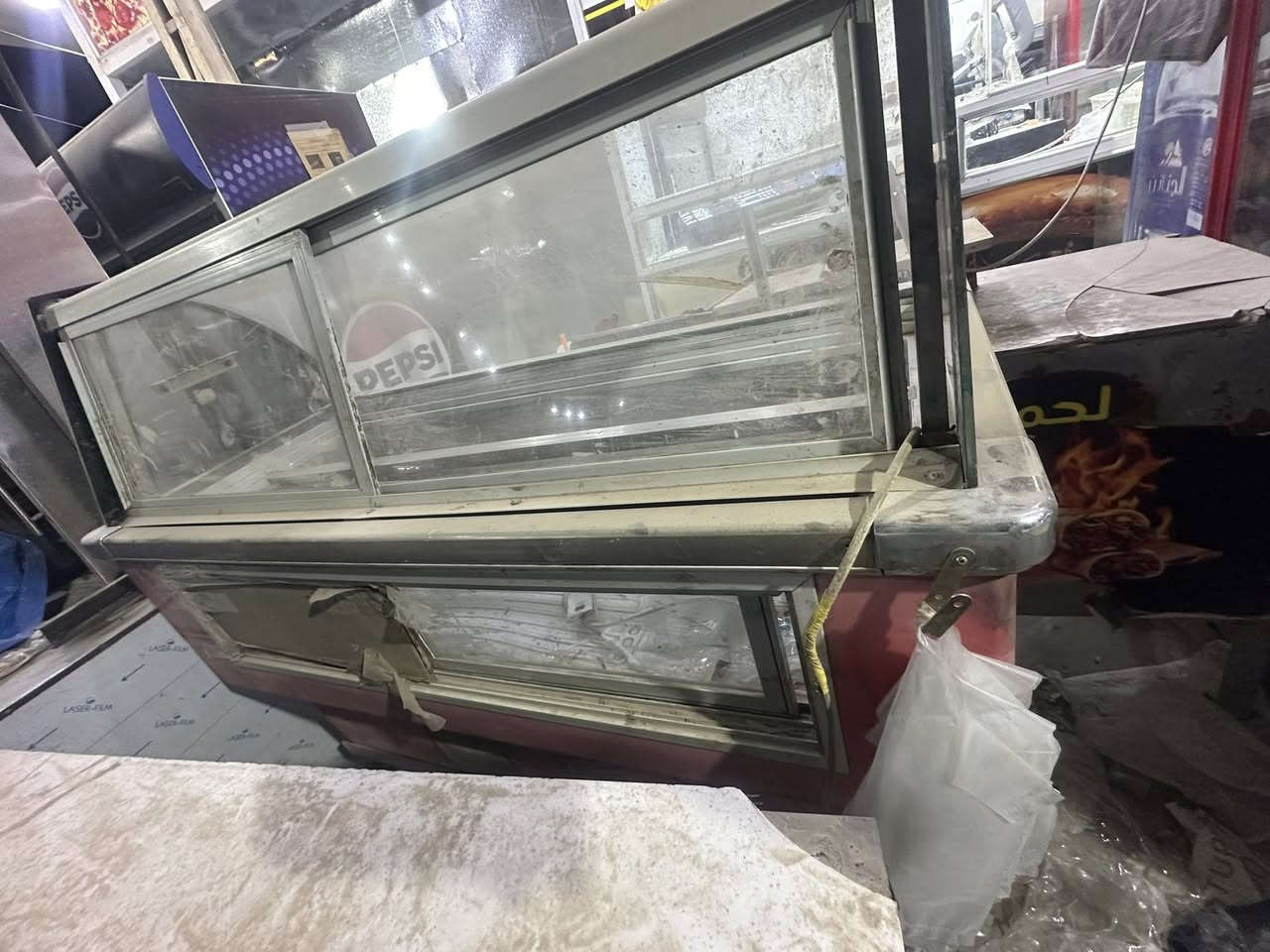 السلام عليكم
عربانه بركر 225جاهزه حته مكان كابسه صفح 
كرل 275
عارضه مقبلات 250 
كلهن شغلات بيهن محال واذا شلع هم بيهن مجال هواي 
مكاني بابل ***********
