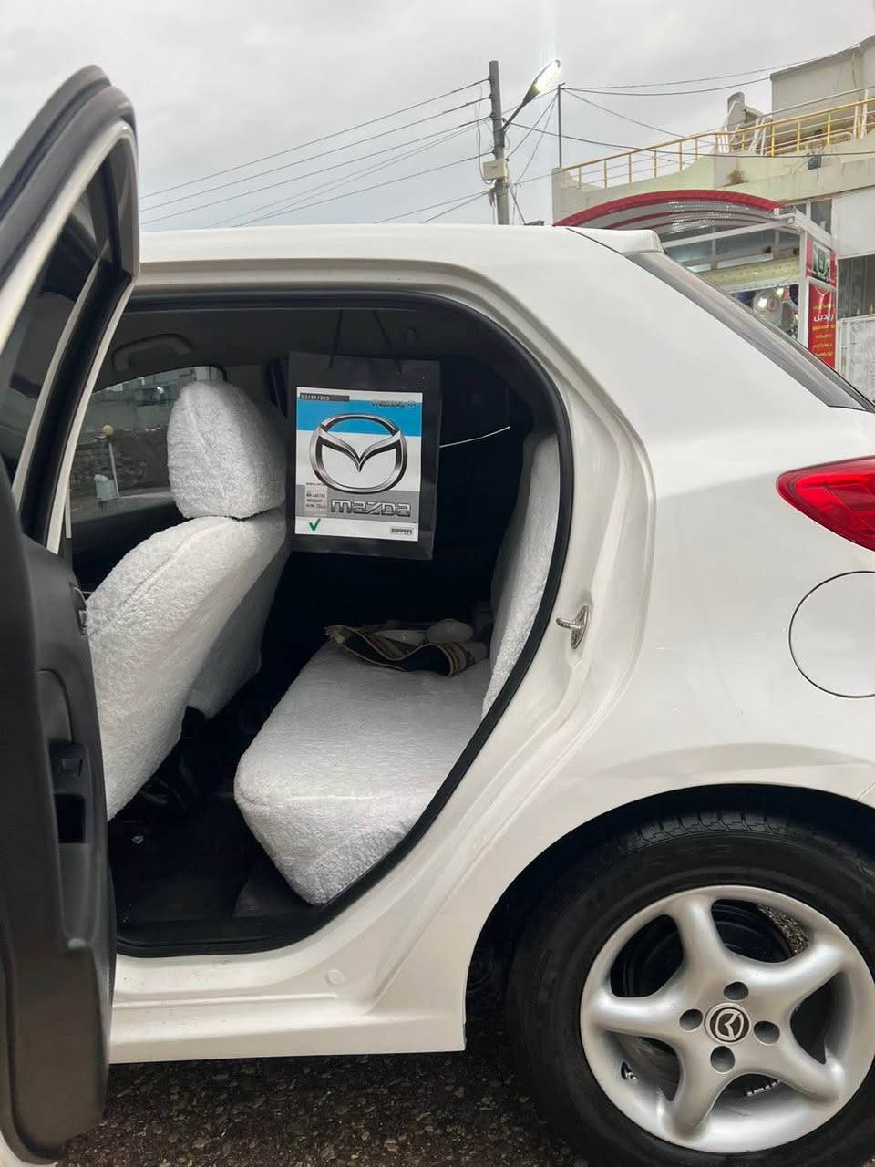 مازدای 2 ی جانتايی مۆدێل 2013 خلیجی نمونە لە جوانی خوار هەموو بازاڕ  بۆ فرۆشتن نموونەی نییە تەنها 156 هەزار ڕۆشتووە گێڕ و مەکینە و تەبرید پێش و دوای بەشەرت سەنەوی تا 2030 تازەیە ٤ تایە و ویلی لۆکی لەسەرە هایدرۆلیک و ڕۆنی مەکینەی تازە گۆڕاوە دینارێک مەسرەفی تیانییە بەشەرت چرکە لە گیانیا نییە هەر چرکەو 100$ بۆ ئەبڕم سەیارەکە تەنها ٢ پارچەی بۆیاخە داوای 86 گەڵا و معامەلەیەکی برایانە سەیارەکە لە ڕەسمەکان جوانترە سەیارەکە ماڵی دۆستە 
0773 680 5174 السليمانية, العراق
