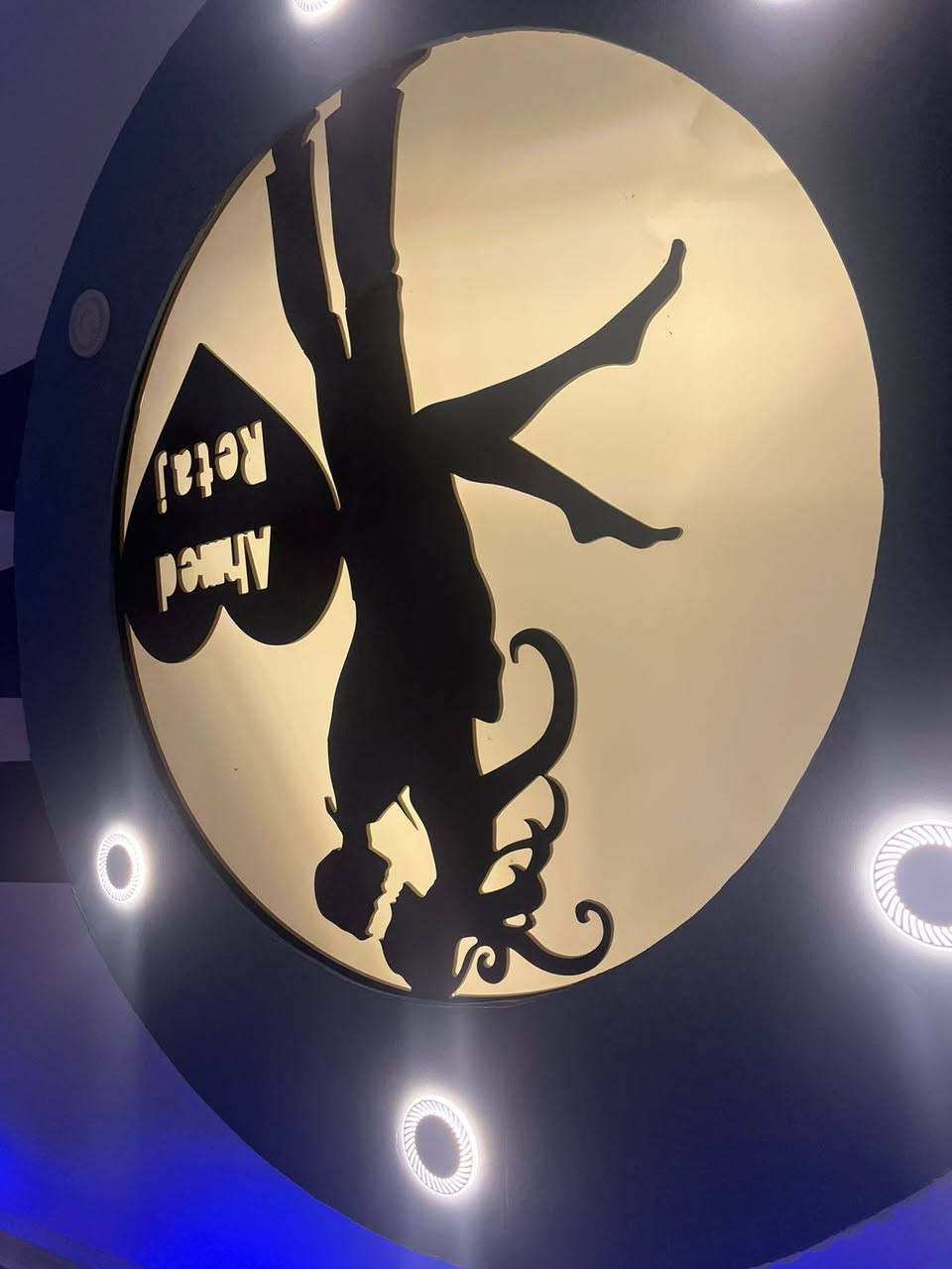 📢 اعلان 📢📢 اعلان 📢 
       👇               👇
⚜⚜ للبيع ⚜⚜ للبيع ⚜⚜
🏠 دار سكني طابو زراعي 🏠 
📐 المساحة ٢٠٠ متر 📐 
،📏واجهه ١١ متر نزال ١٩ متر 
🌍 الموقع / الحلة / حي الجزائر / خلف المحكمة الجديدة 
🚗 عرض الشارع ٨ متر 
🧱طابقين يحتوى على 🌹 ٣ غرف نوم 🌺 صاله 🌺 هول 🌺 مطبخ 🌺 مجمع صحيات عدد  ٣🌺
 ❓للاستفسار ⚜  زيارة مكتب #انكيدو  للعقارات والمقاولات في حي الجزائر مقابل مكبس التمور مجاور مخبز بركات الزهراء او 📞 الاتصال على هواتف المكتب 
☎️ *********** سيد وليد 
☎️ *********** سيد وليد 
☎️*********** محمد الزبيدي
⚜⚜⚜⚜⚜⚜⚜⚜⚜
